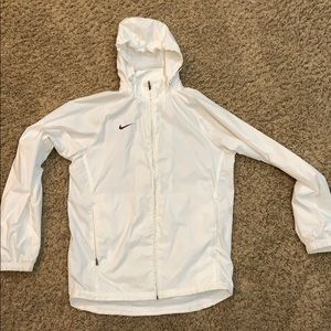 (EXCLUSIVE) Nike wind breaker. White